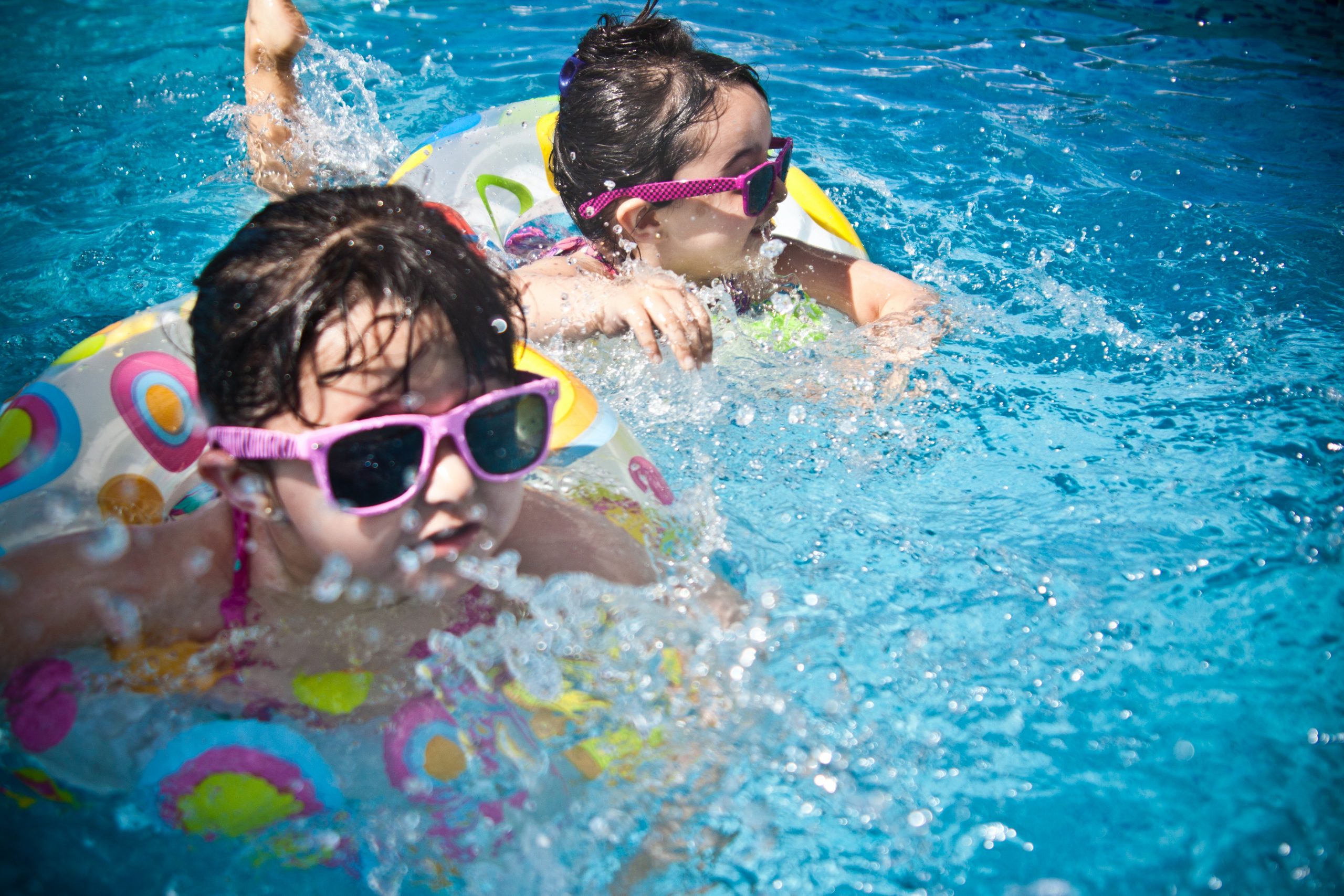 kidsfusion- Swim-party-kids-sunglasses